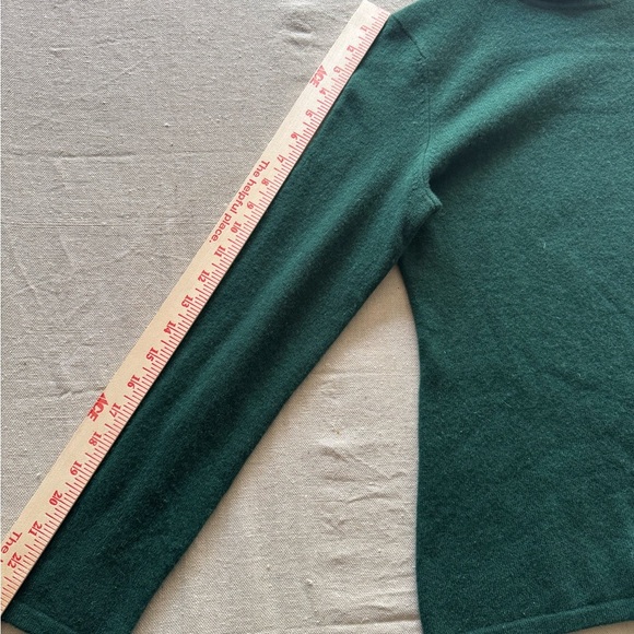 100% Cashmere Emerald Green Turtleneck Sweater - Picture 8 of 10